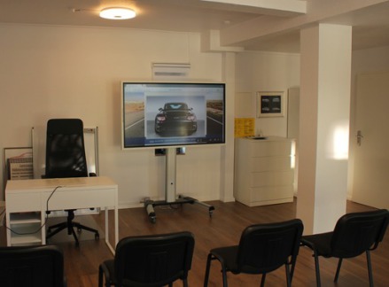 Theorieraum Fahrschule Fit – Beamer und TV